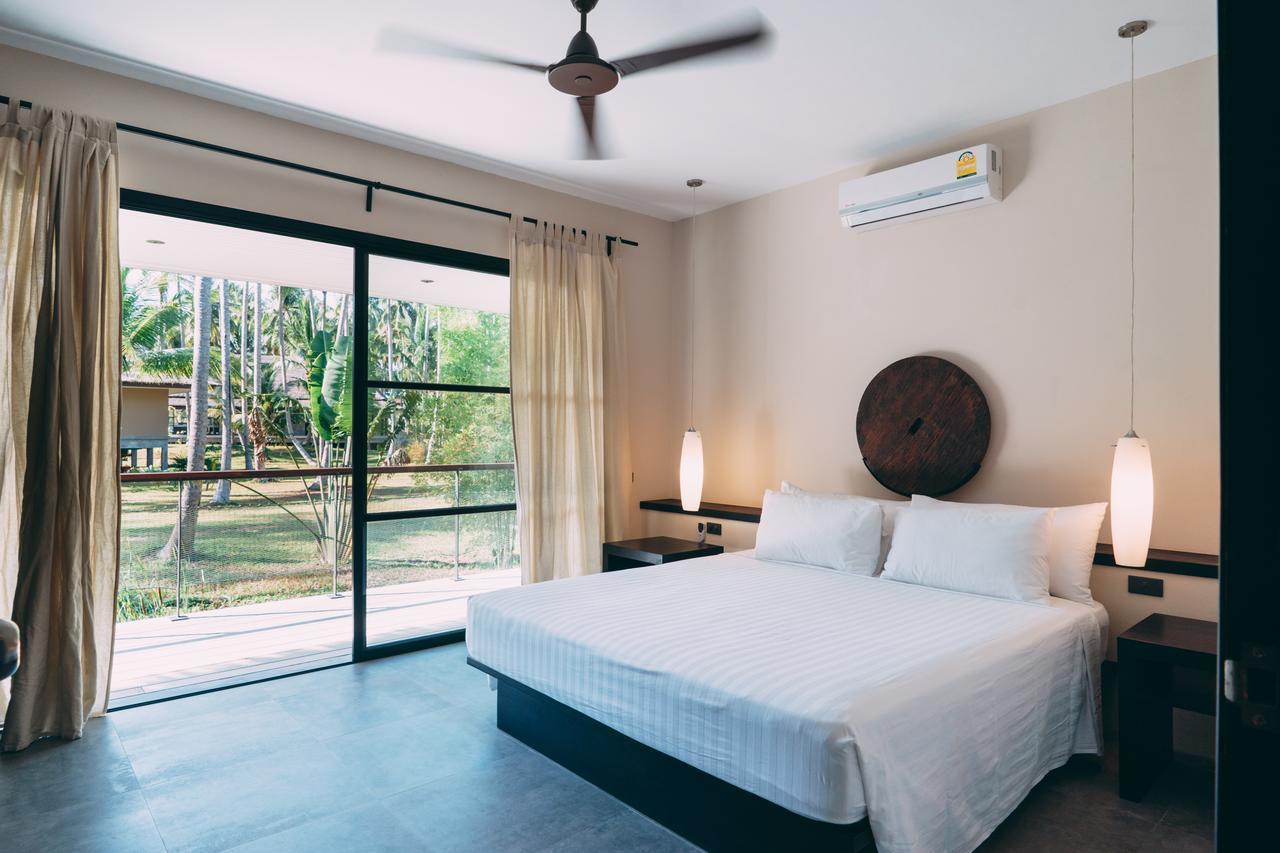 Le Motu Hotel Taling Ngam  Exterior photo